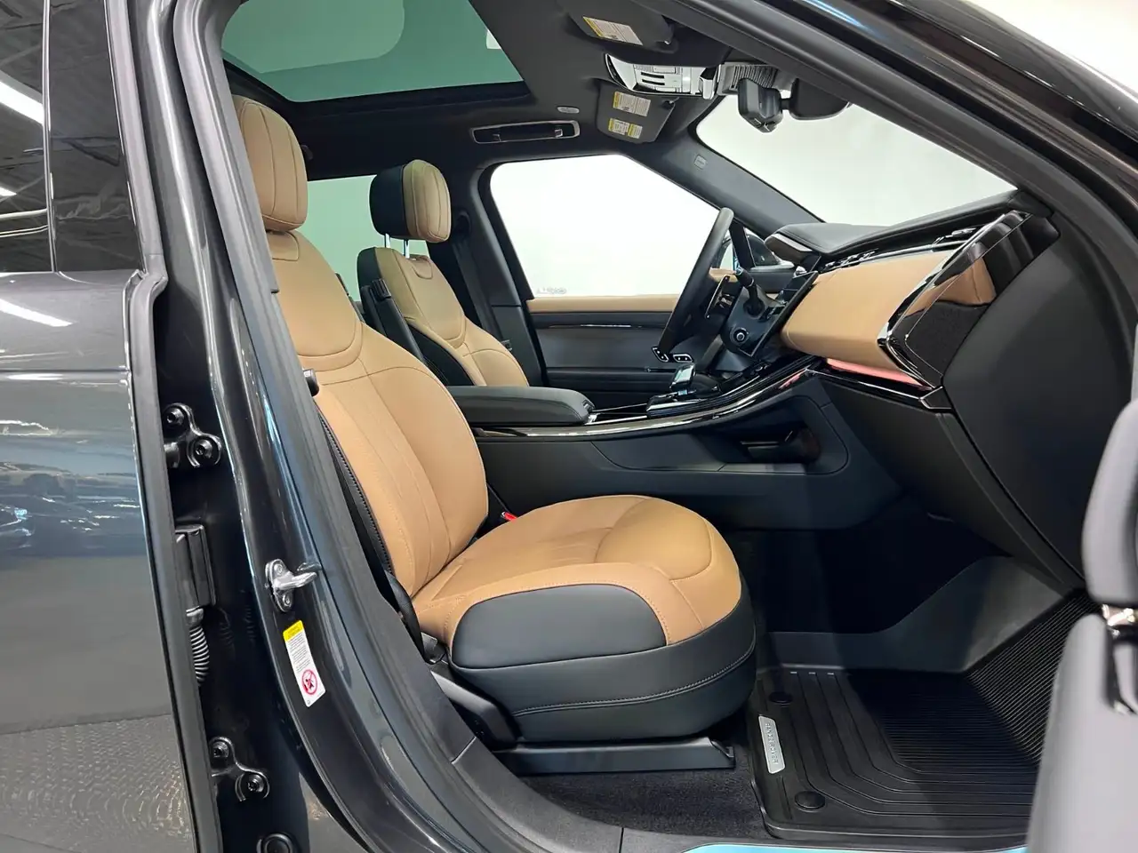 Land Rover Range Rover Sport photo Land Rover Range Rover Sport