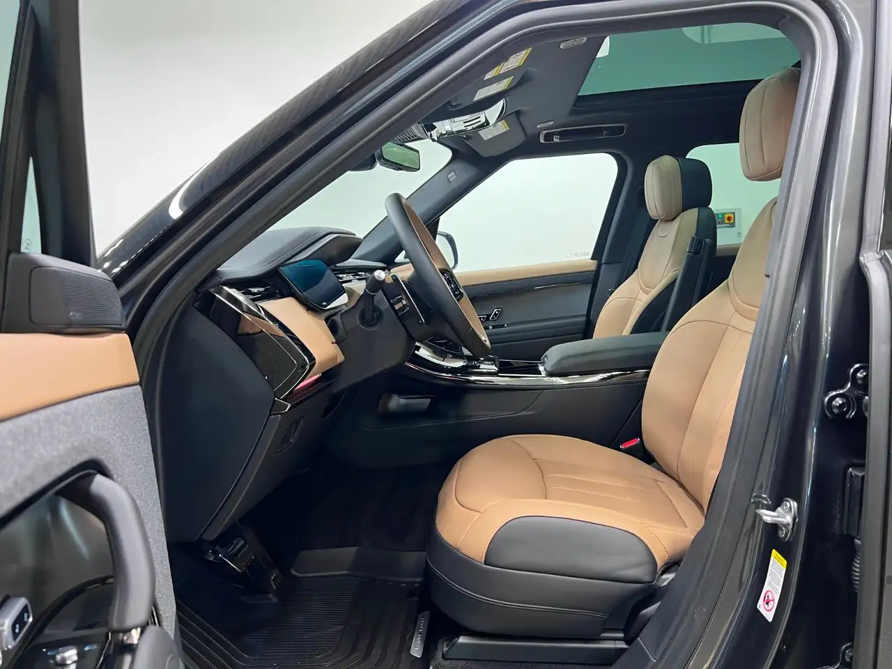 Land Rover Range Rover Sport photo Land Rover Range Rover Sport