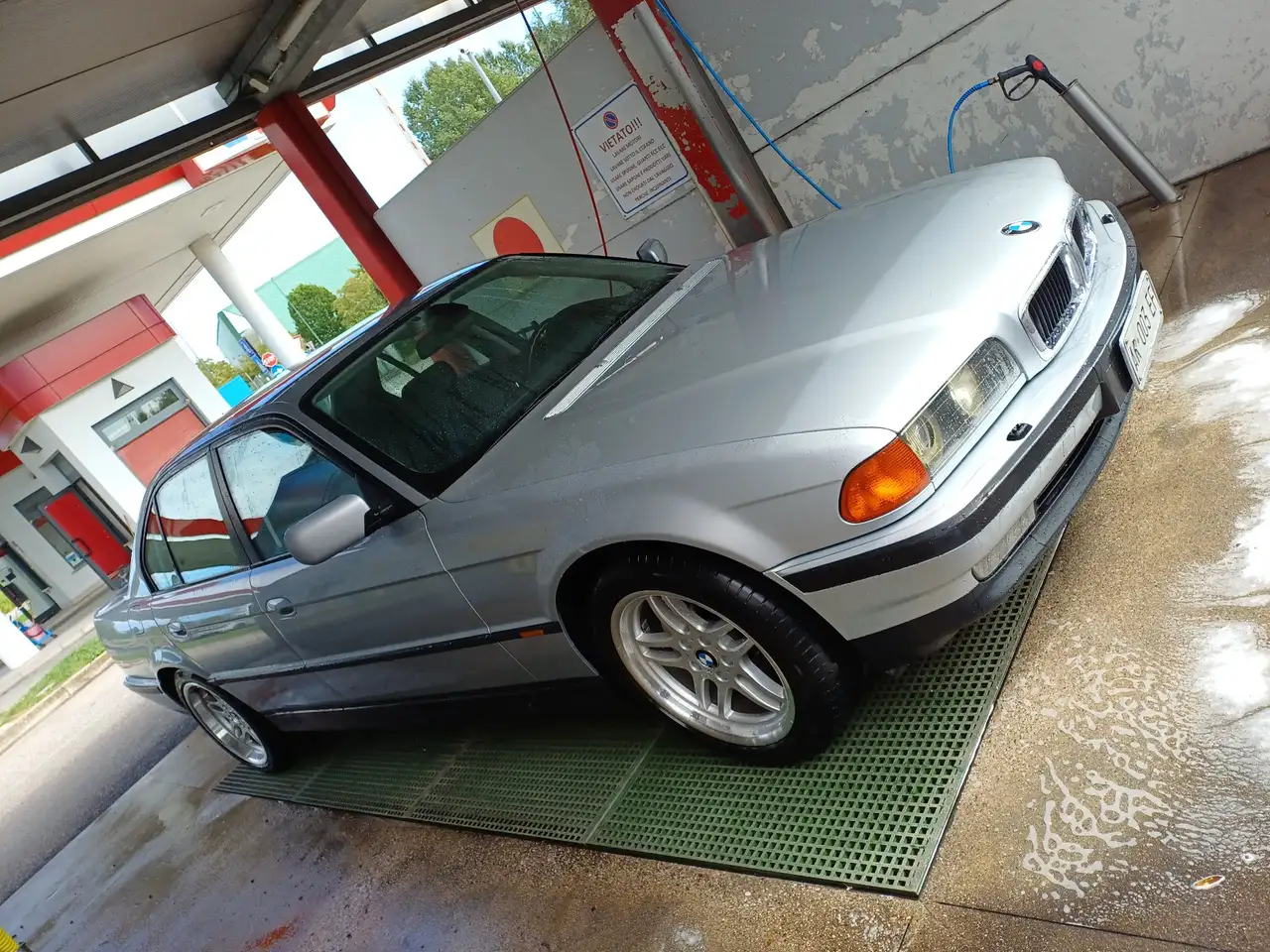 BMW 735i, foto 4