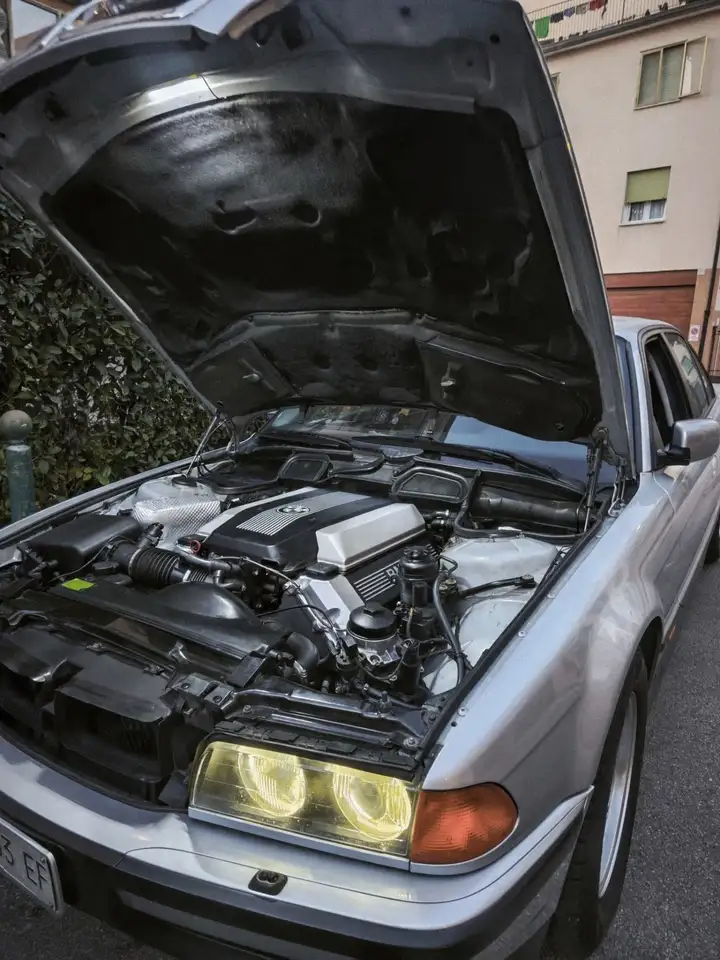 BMW 735i, foto 6
