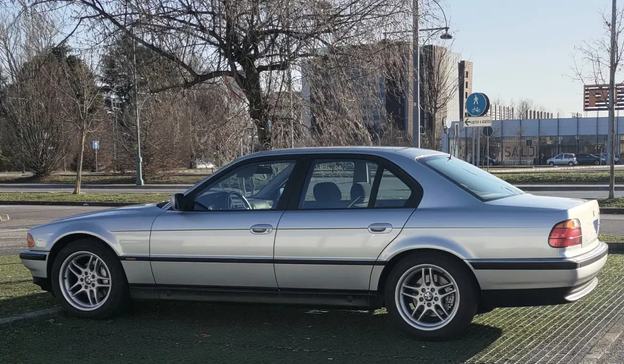 BMW 735i, foto 7