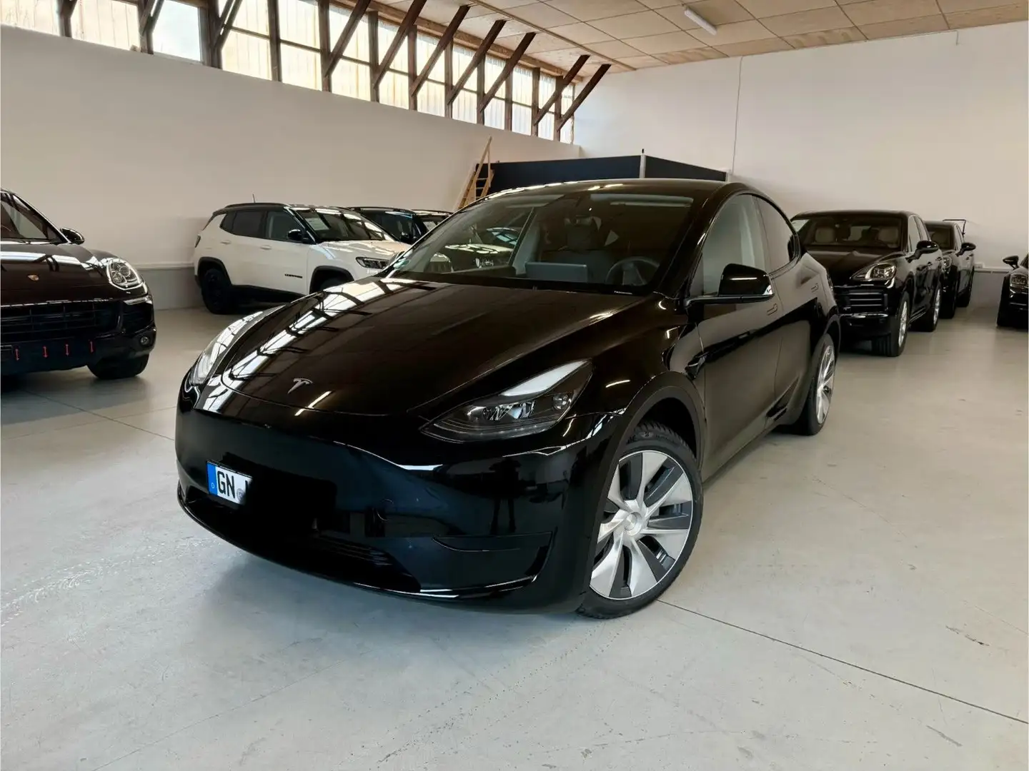 Tesla Model Y Basis RWD Noir - 1