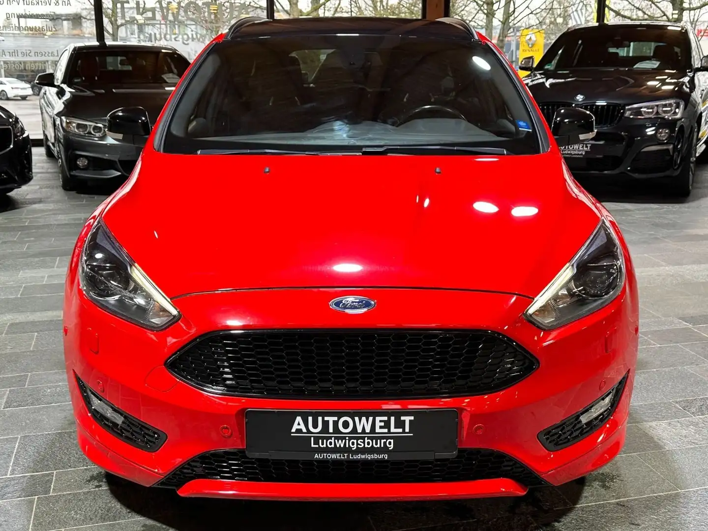 Ford Focus Turnier 1.5 EcoBoost ST-Line Automatik Rosso - 2