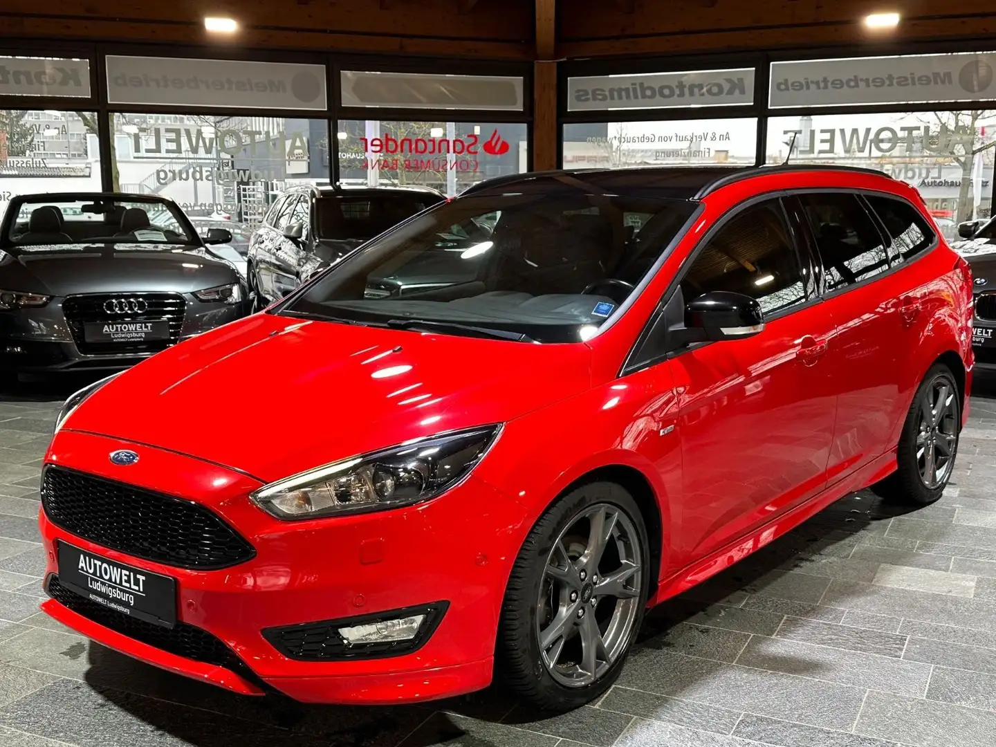Ford Focus Turnier 1.5 EcoBoost ST-Line Automatik Rosso - 1