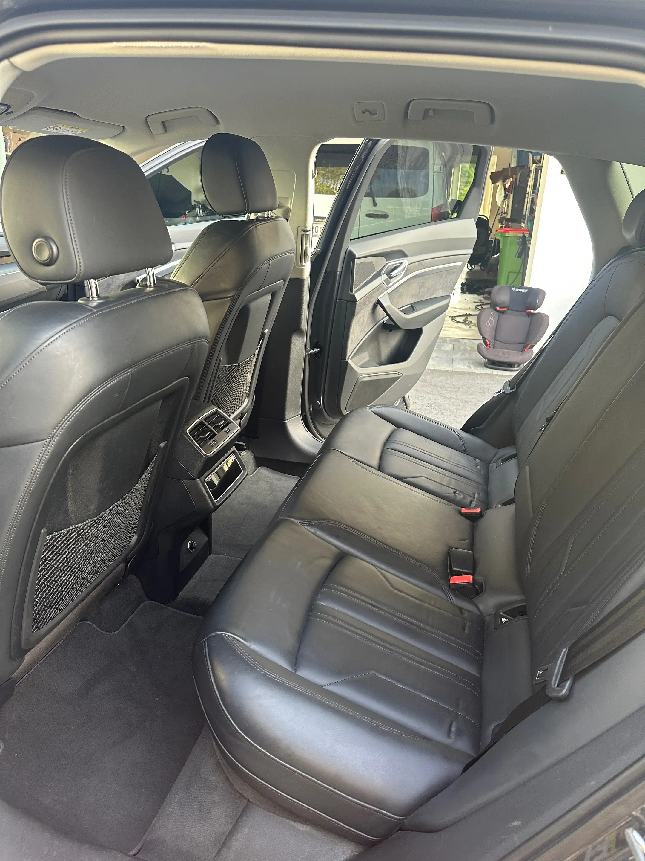 Audi e-tron 50 quattro basis — photo 9