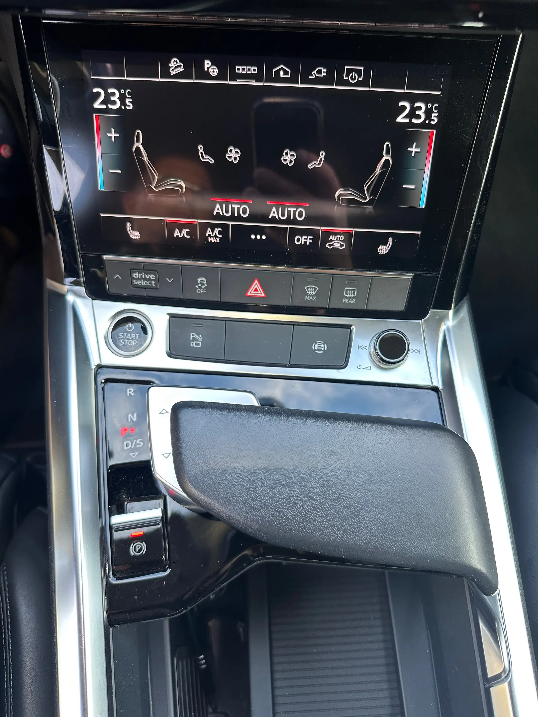 Audi e-tron 50 quattro basis — photo 11