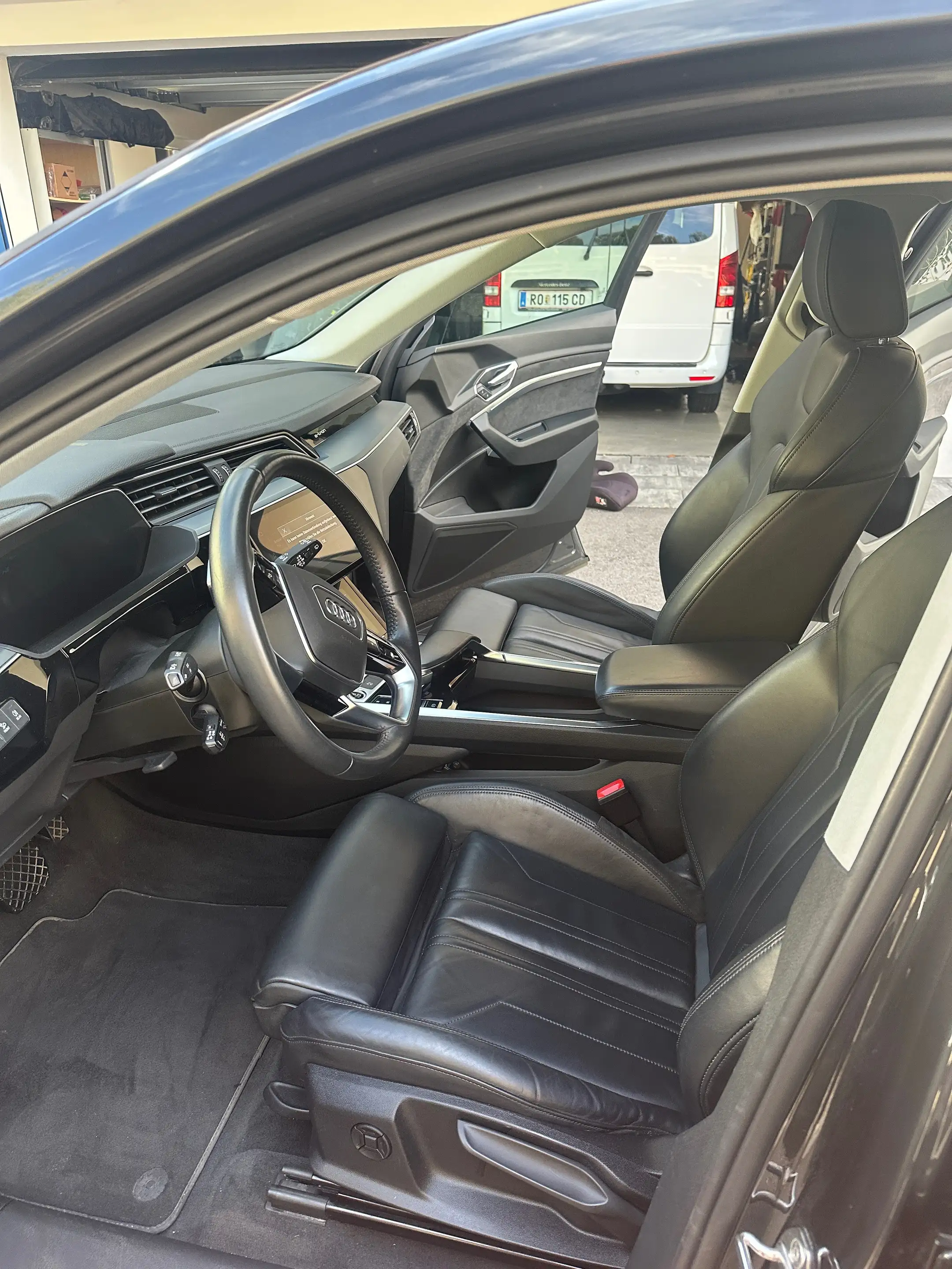 Audi e-tron 50 quattro basis — photo 8