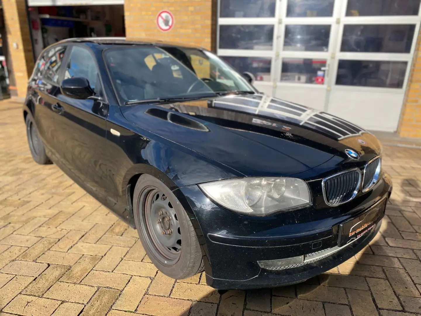 BMW 116 d Klima 4x el. FH SR & WR PDC SHZ TEXT lesen! Schwarz - 1