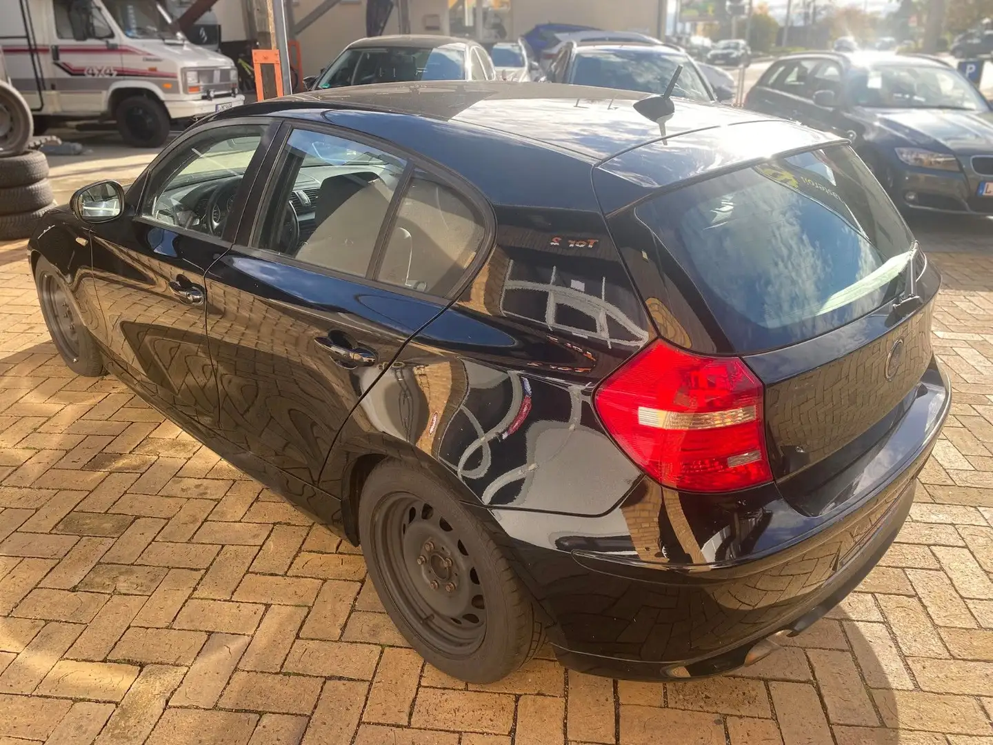 BMW 116 d Klima 4x el. FH SR & WR PDC SHZ TEXT lesen! Schwarz - 2