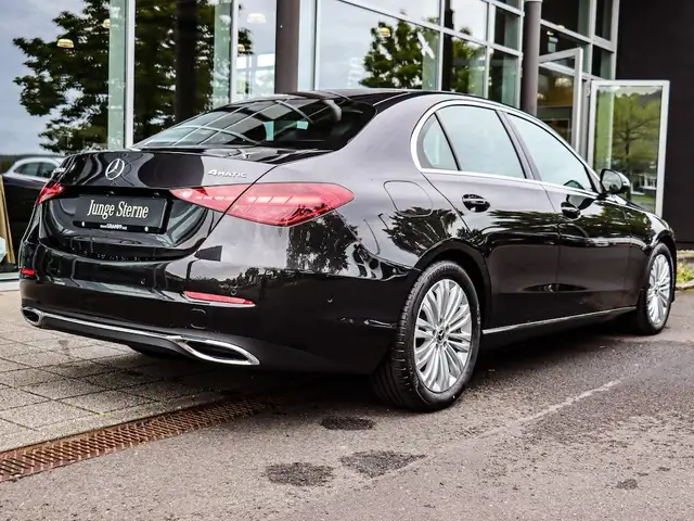 Mercedes-Benz C-Class view 7