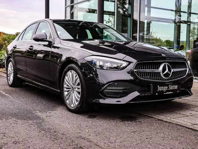 Mercedes-Benz C-Class view 9