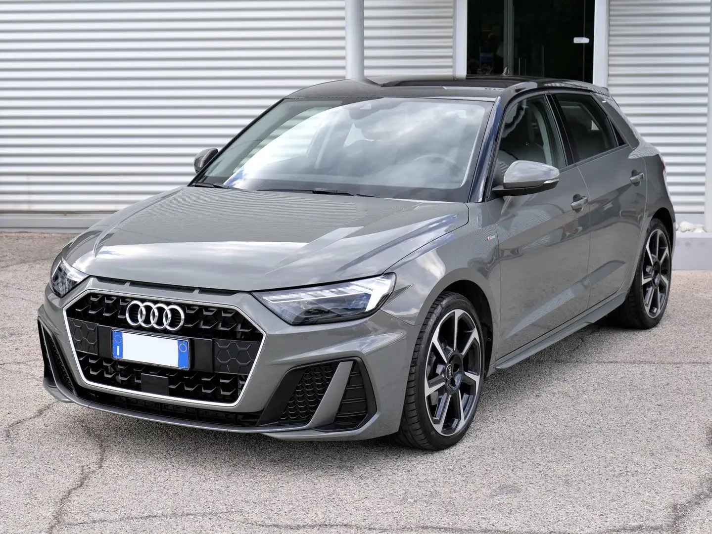 Audi A1 Sportback 1.0 (30) Tfsi 110cv S-tr. S-Line Edition Grigio - 1