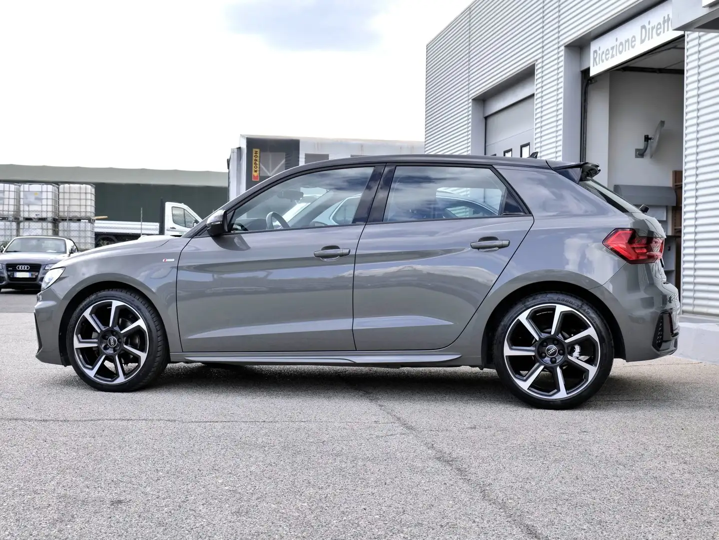Audi A1 Sportback 1.0 (30) Tfsi 110cv S-tr. S-Line Edition Grigio - 2