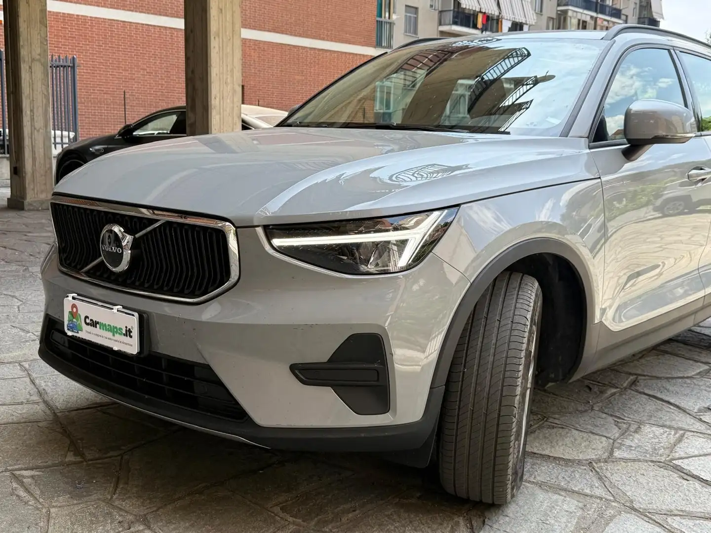 Volvo XC40 B3 automatico Plus Dark Gris - 1