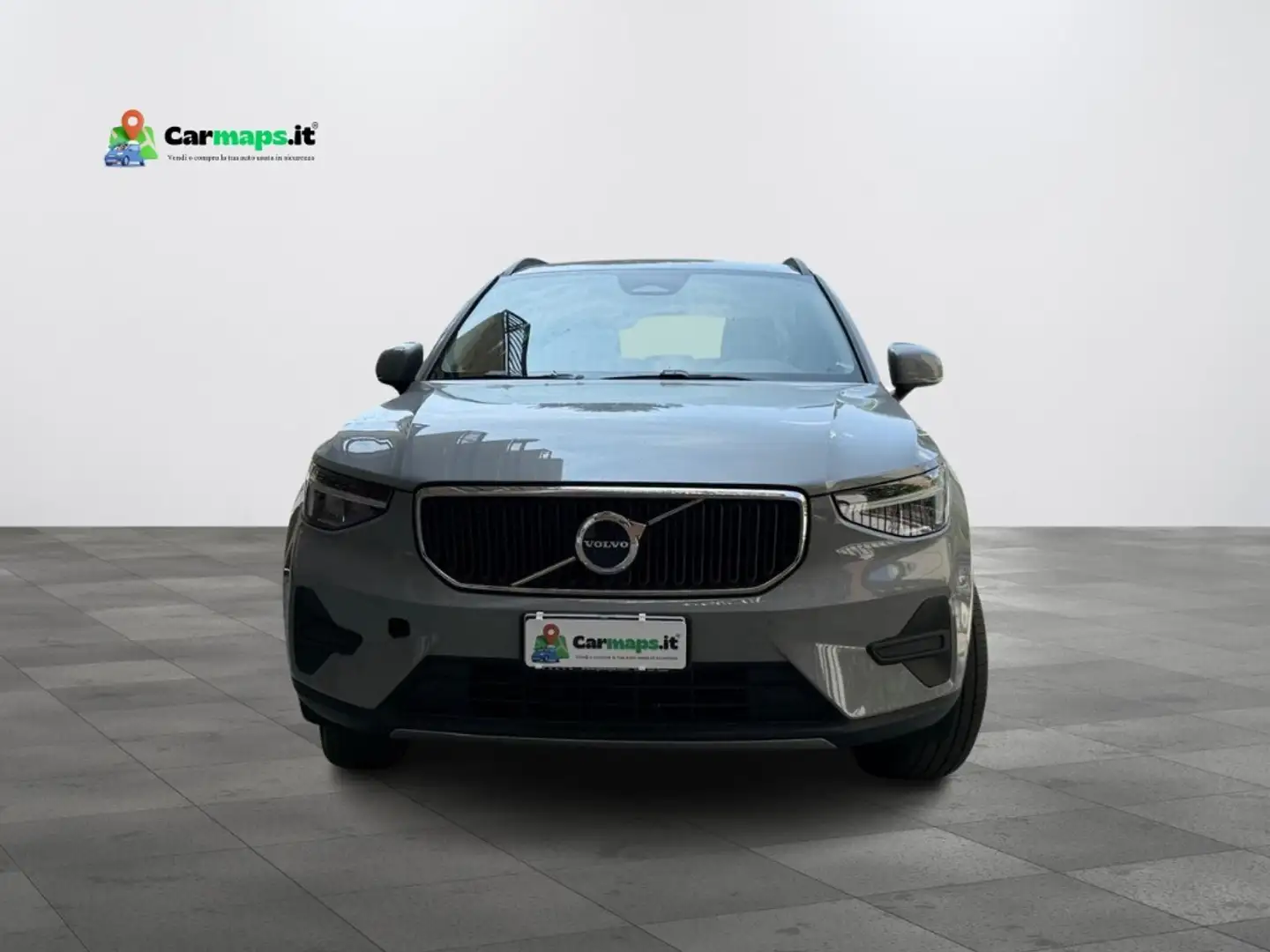 Volvo XC40 B3 automatico Plus Dark Grijs - 2