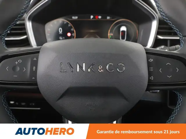 Lynk & Co 01 view 25