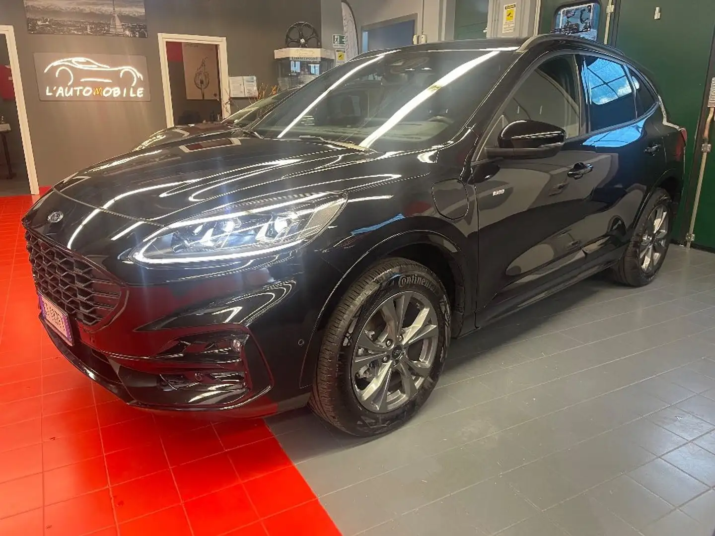 Ford Kuga 2.5 Plug In Hybrid 225 CV CVT 2WD ST-Line X Noir - 1