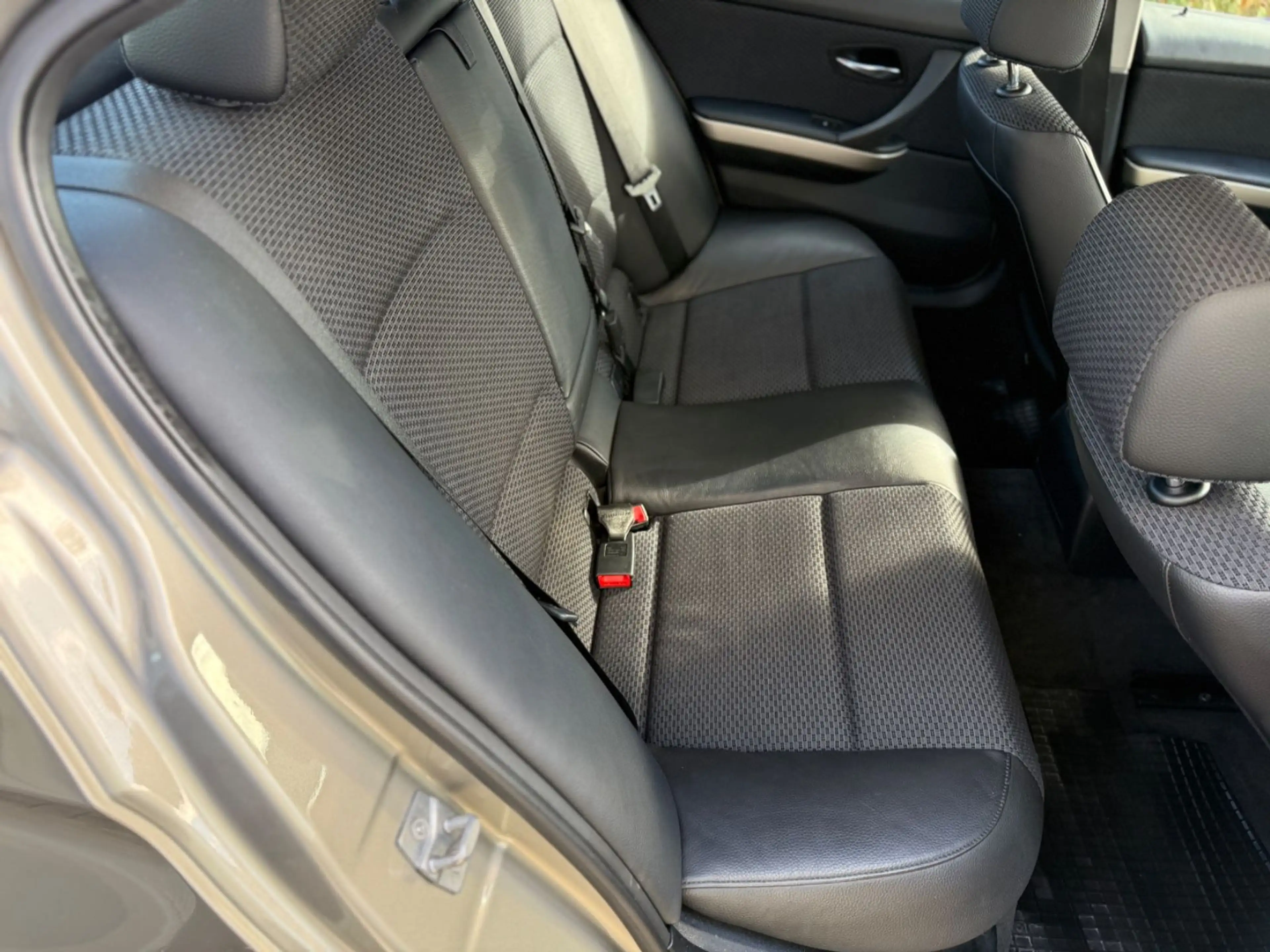 BMW 318 3 Limousine 318 i — photo 12
