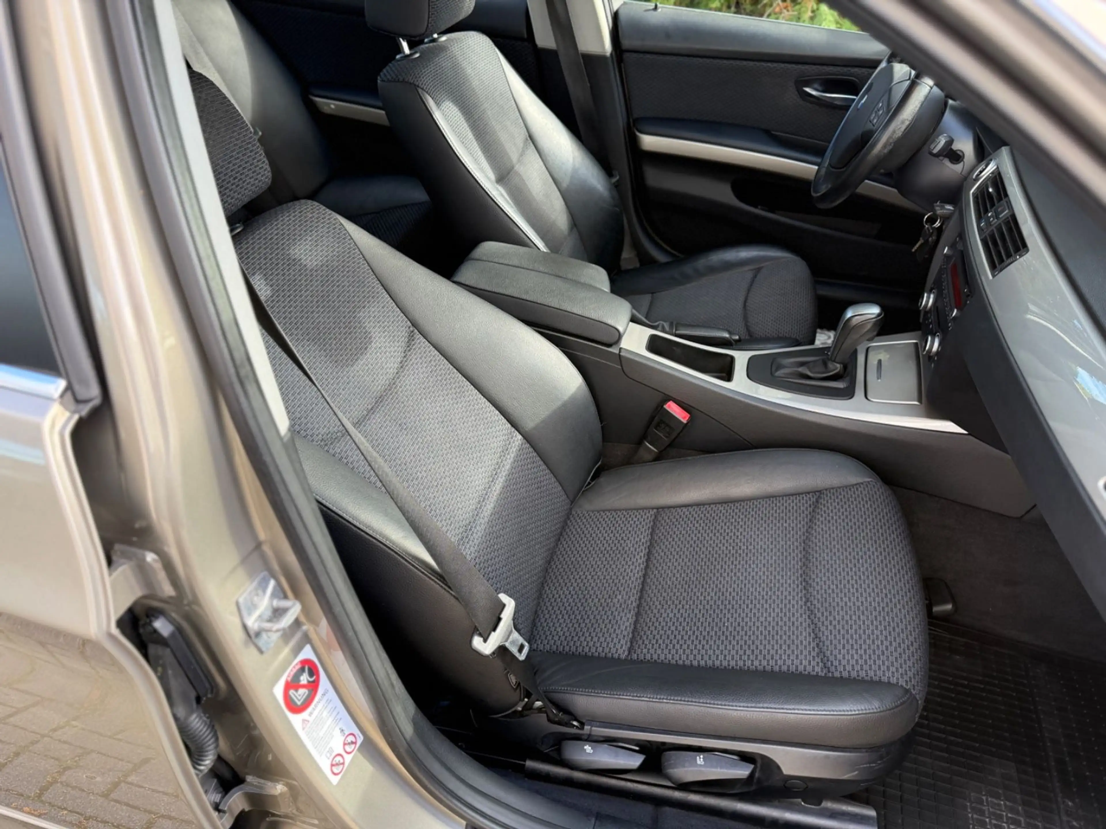 BMW 318 3 Limousine 318 i — photo 11