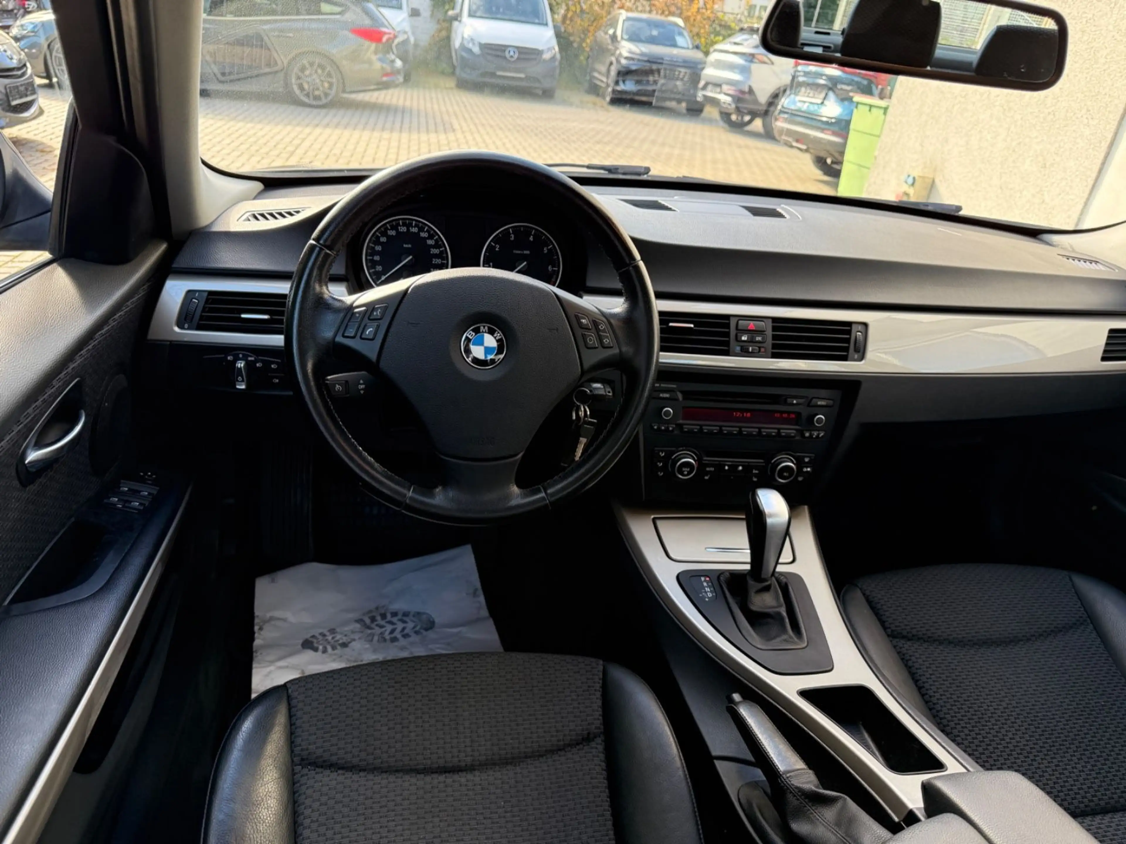 BMW 318 3 Limousine 318 i — photo 10