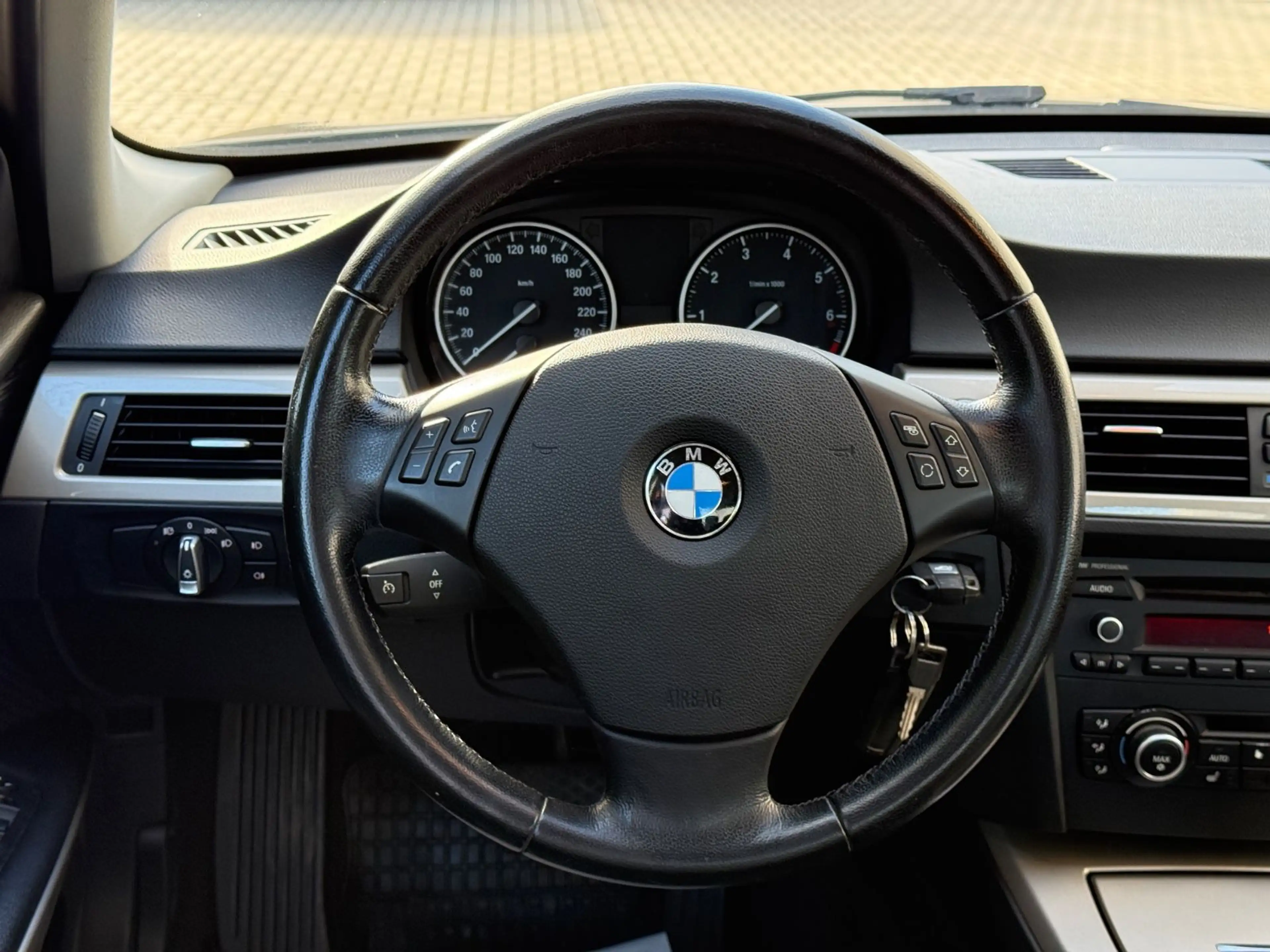 BMW 318 3 Limousine 318 i — photo 9