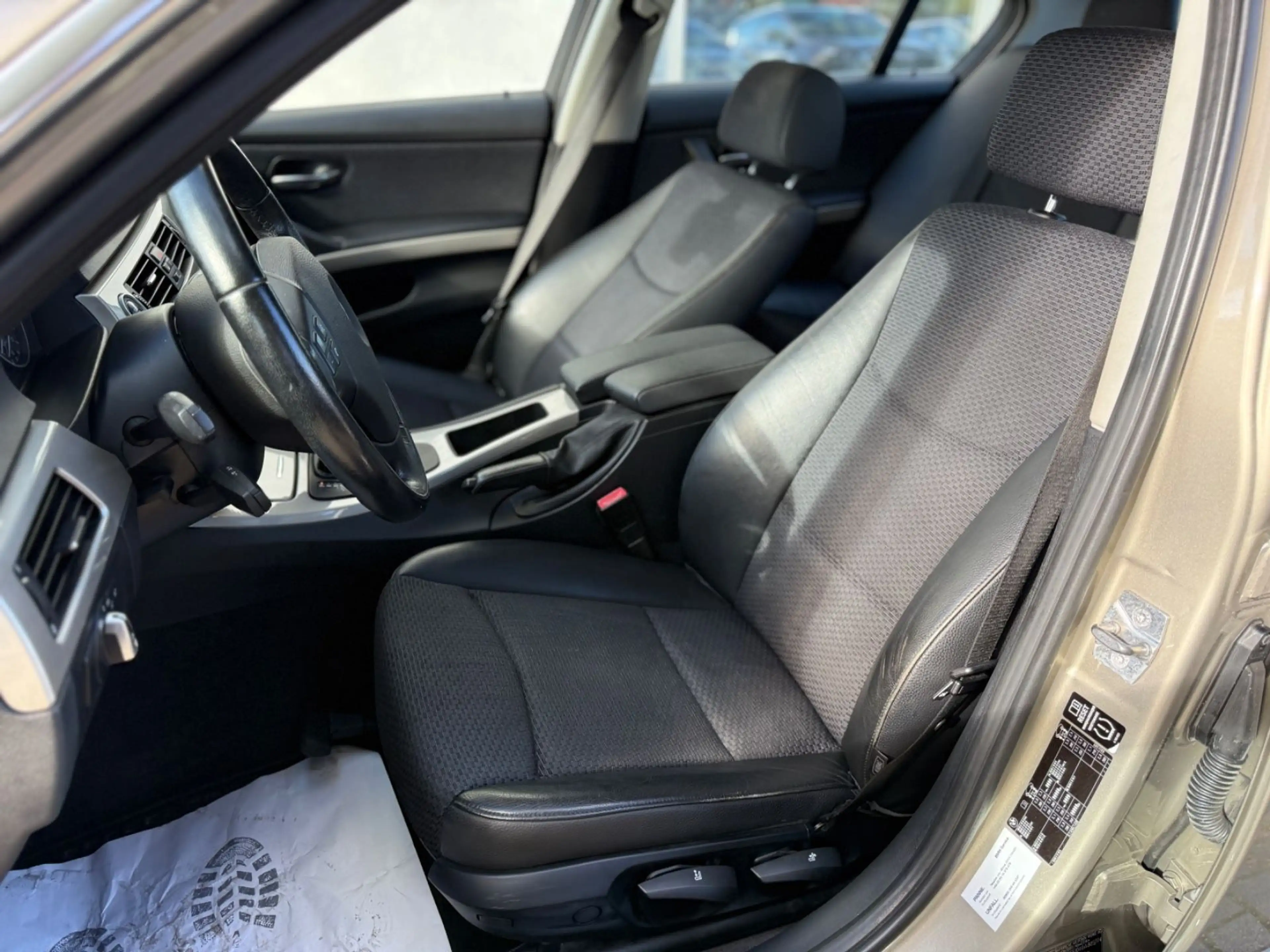 BMW 318 3 Limousine 318 i — photo 13