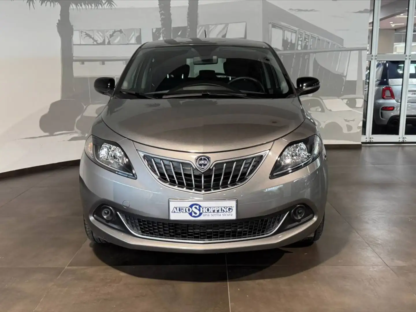 Lancia Ypsilon 3ª serie 1.0 FireFly 5 porte S&S Hybrid Platino Gris - 2