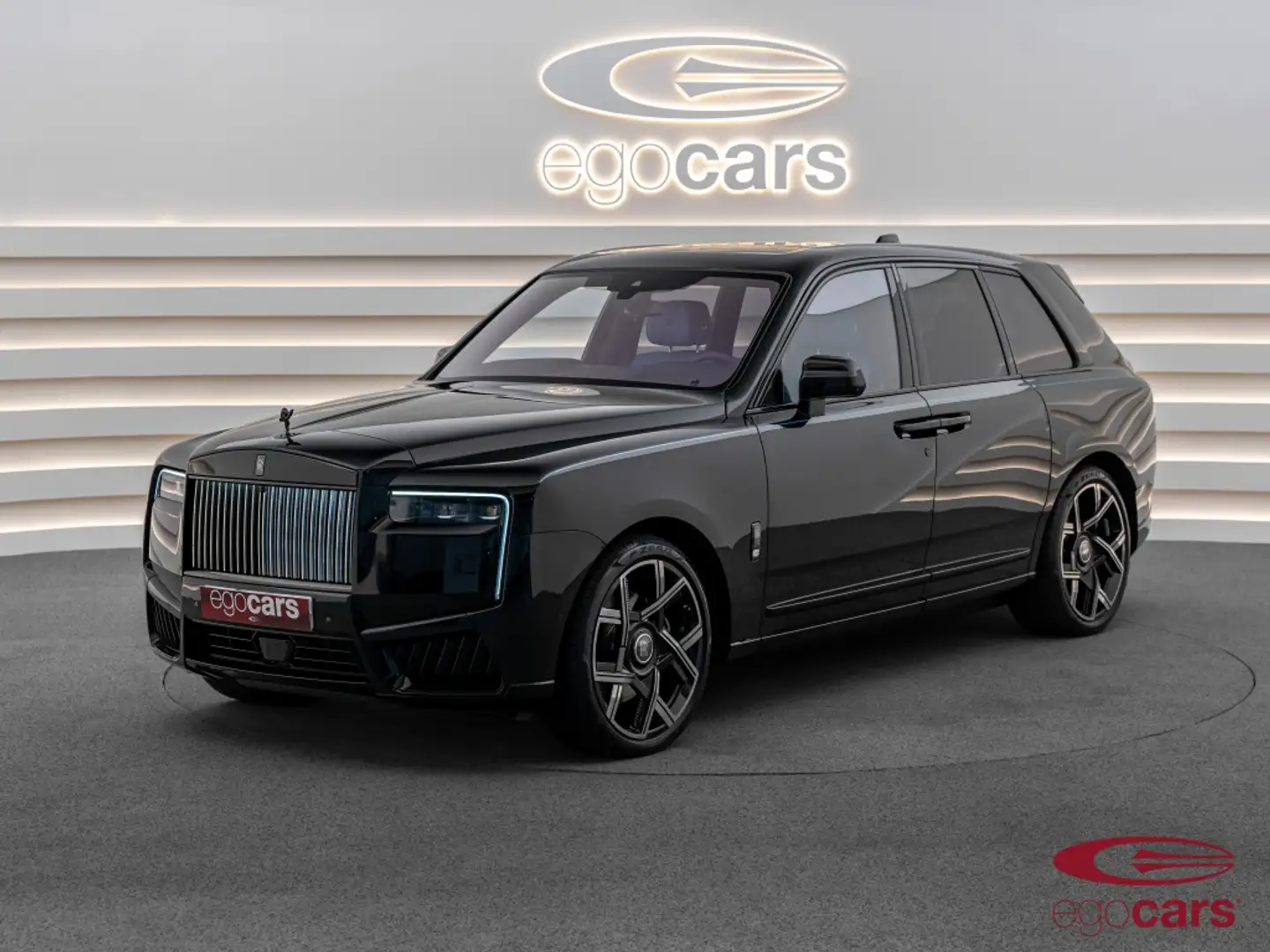 Rolls-Royce Cullinan Black Badge Schwarz - 2