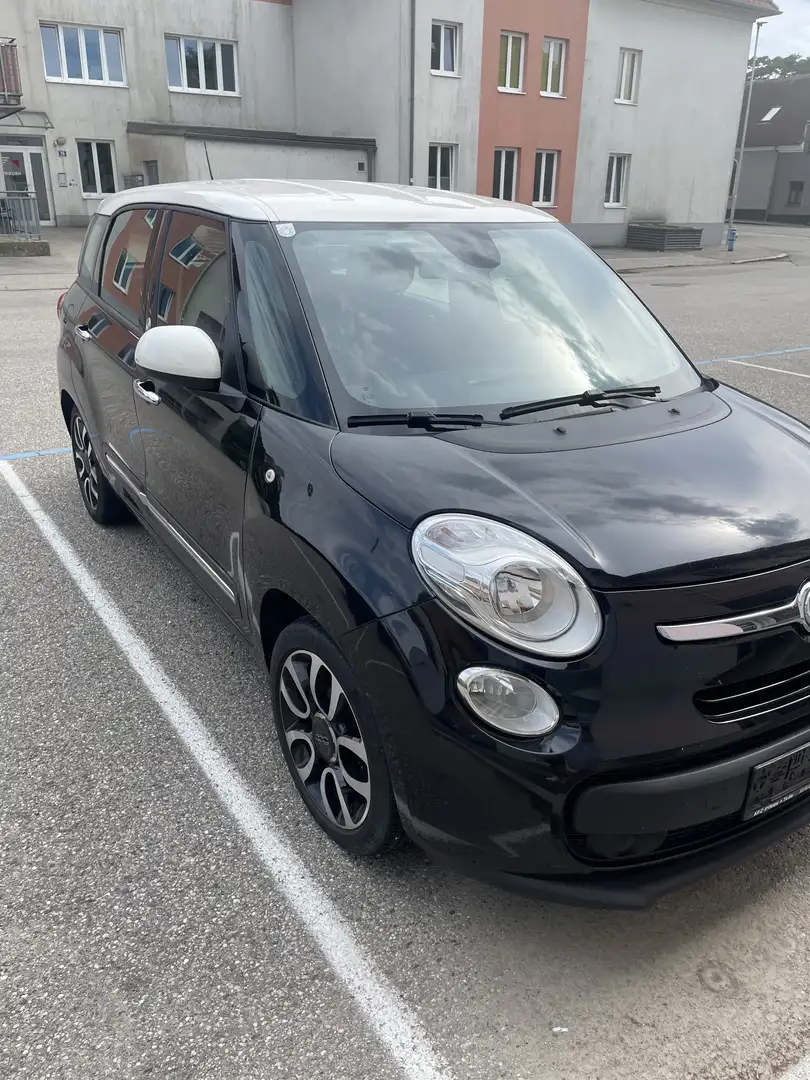 Fiat 500L Ausstattung: Automatische Klimaanlage, ISOFIX, Reg Schwarz - 1