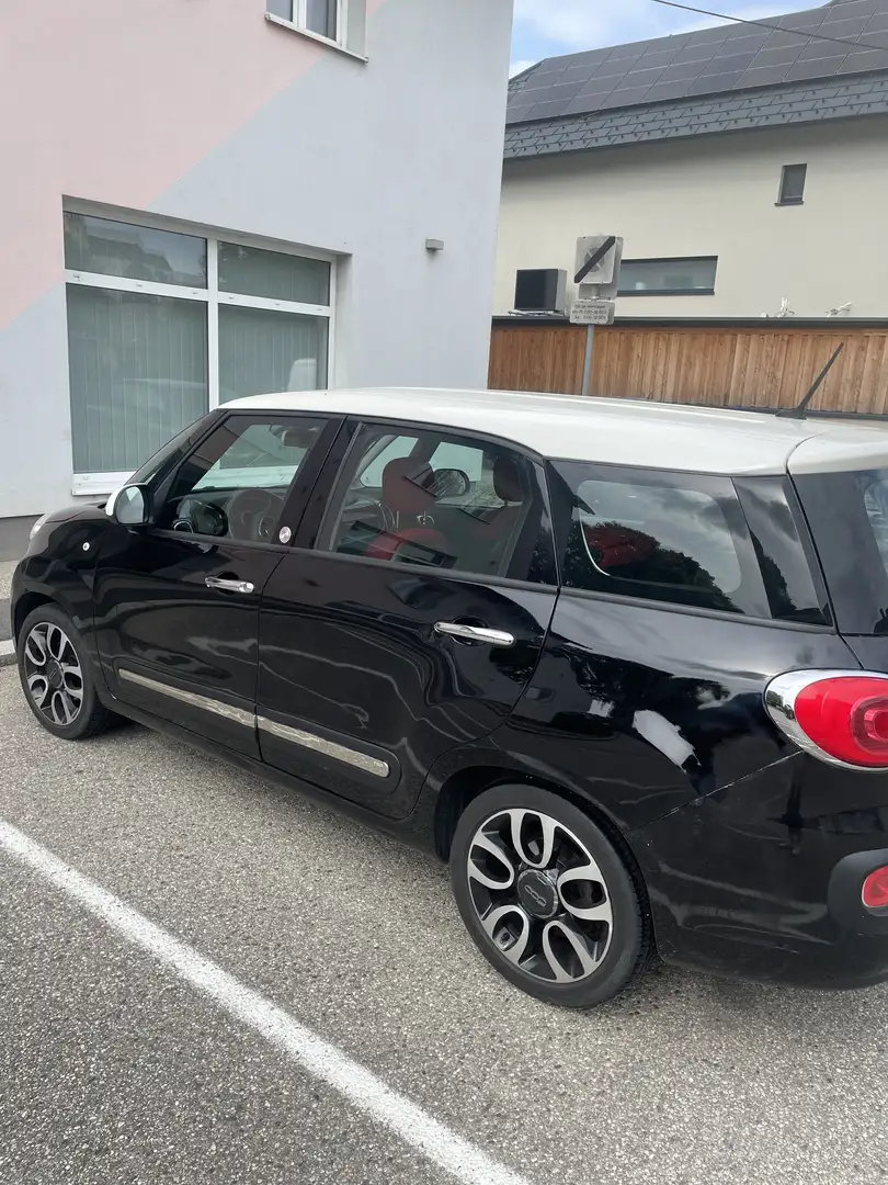 Fiat 500L Ausstattung: Automatische Klimaanlage, ISOFIX, Reg Schwarz - 2