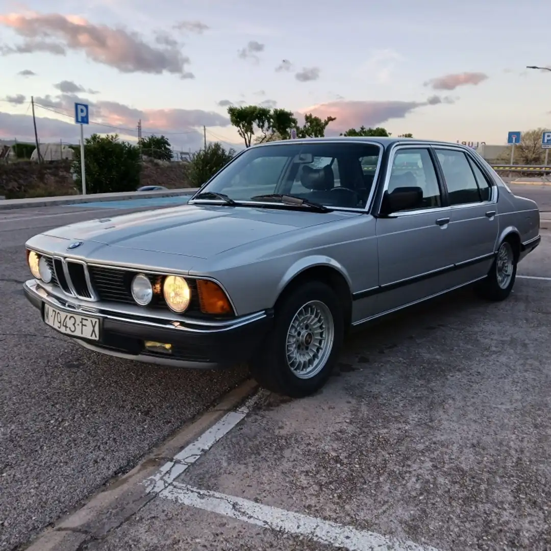 BMW 745 745i Aut. Gümüş rengi - 2