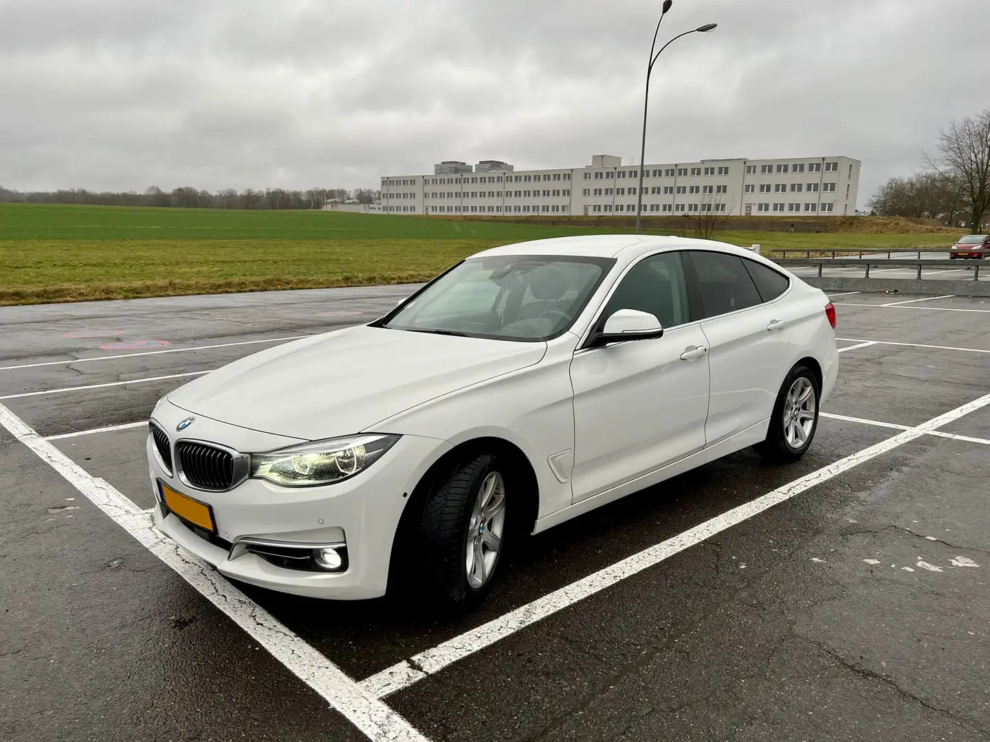 BMW 320 GT Luxury Line|AdLED|ACC| 360°|Leder|CarPlay Blanc - 1