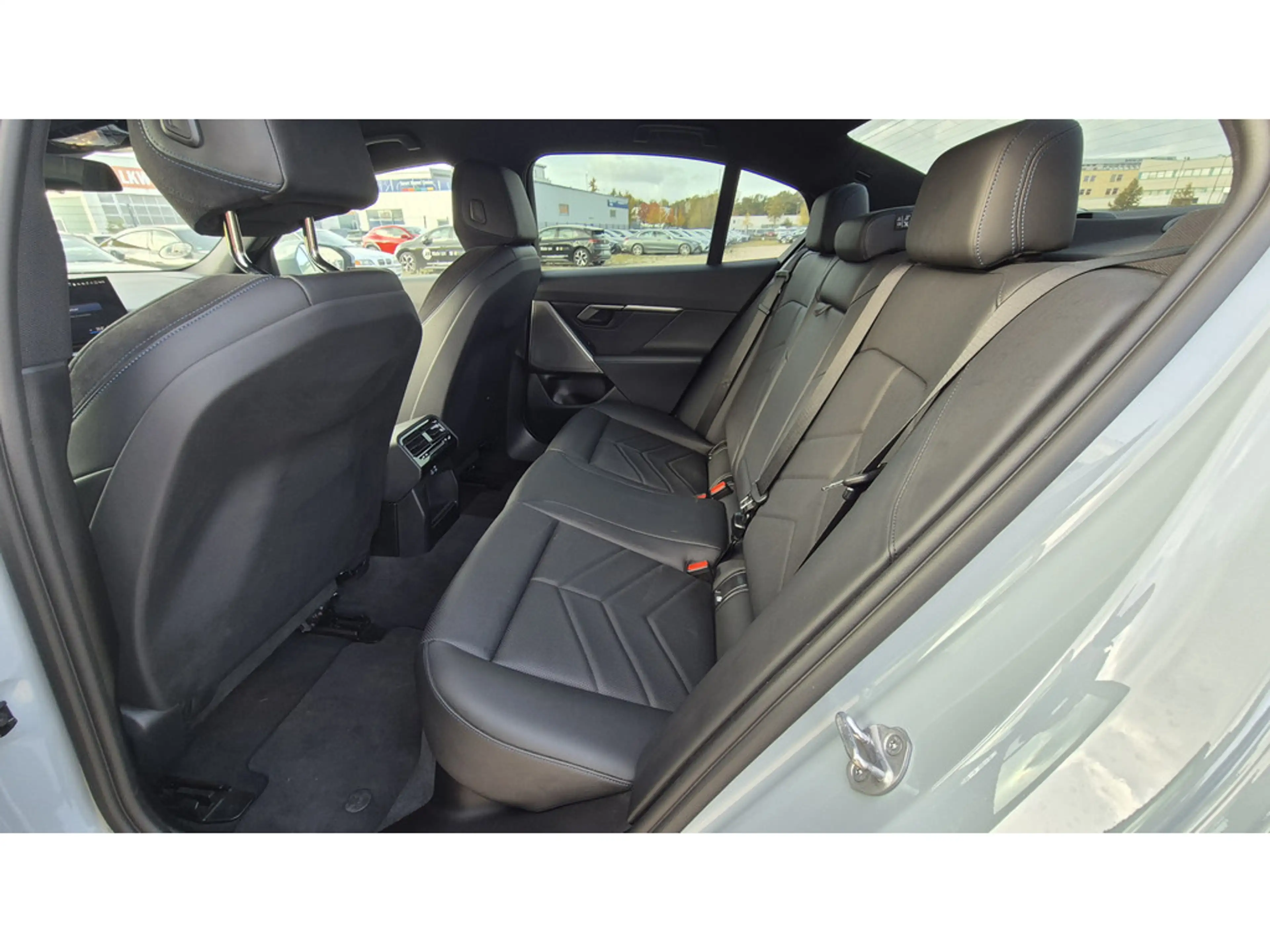 BMW i5 eDrive40 M-Sport ACC+KAM+LED+NAVI+SHZG — photo 13