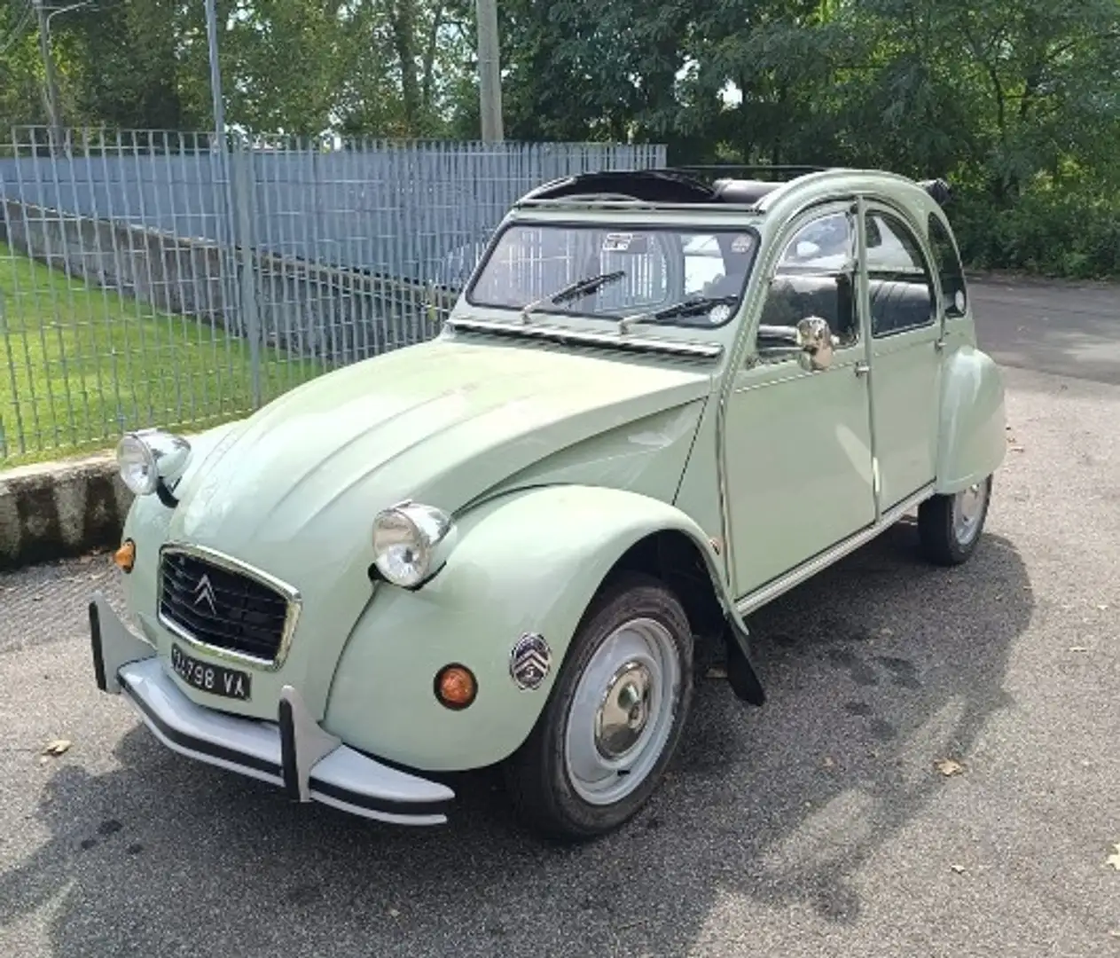 Citroen 2CV 2CV6 Special Verde - 1