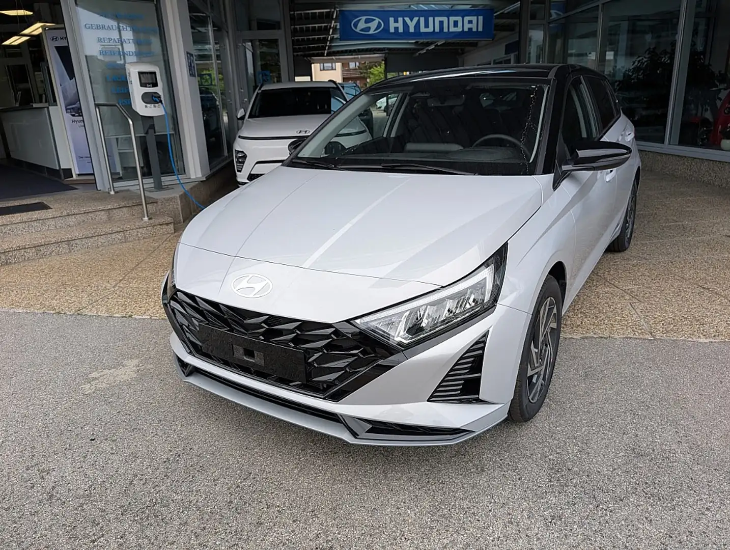 Hyundai i20 1,0 T-GDI GO PLUS DCT Grau - 1