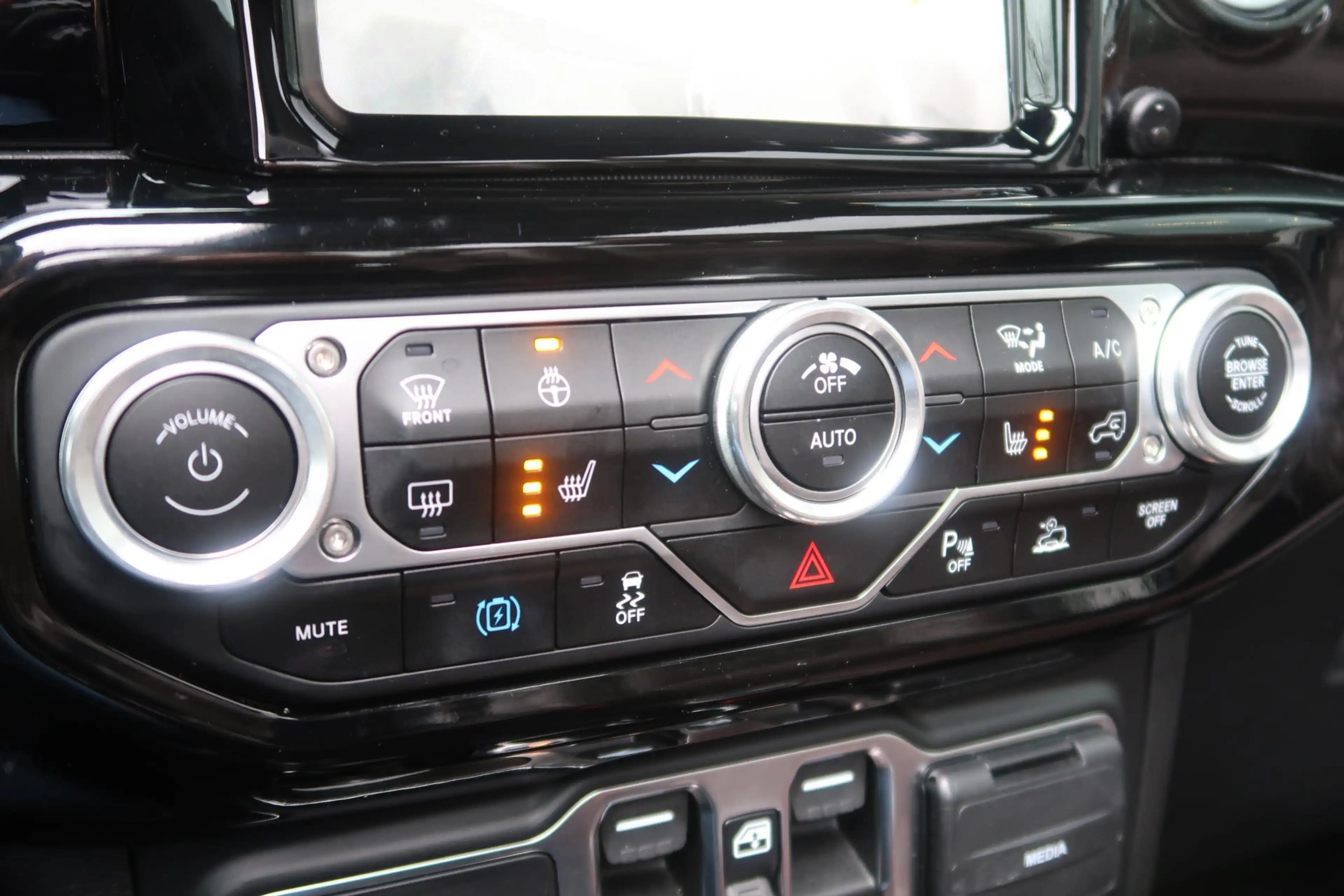 Jeep Wrangler BRUTE 4XE 380 Rubicon Landaulette — photo 13