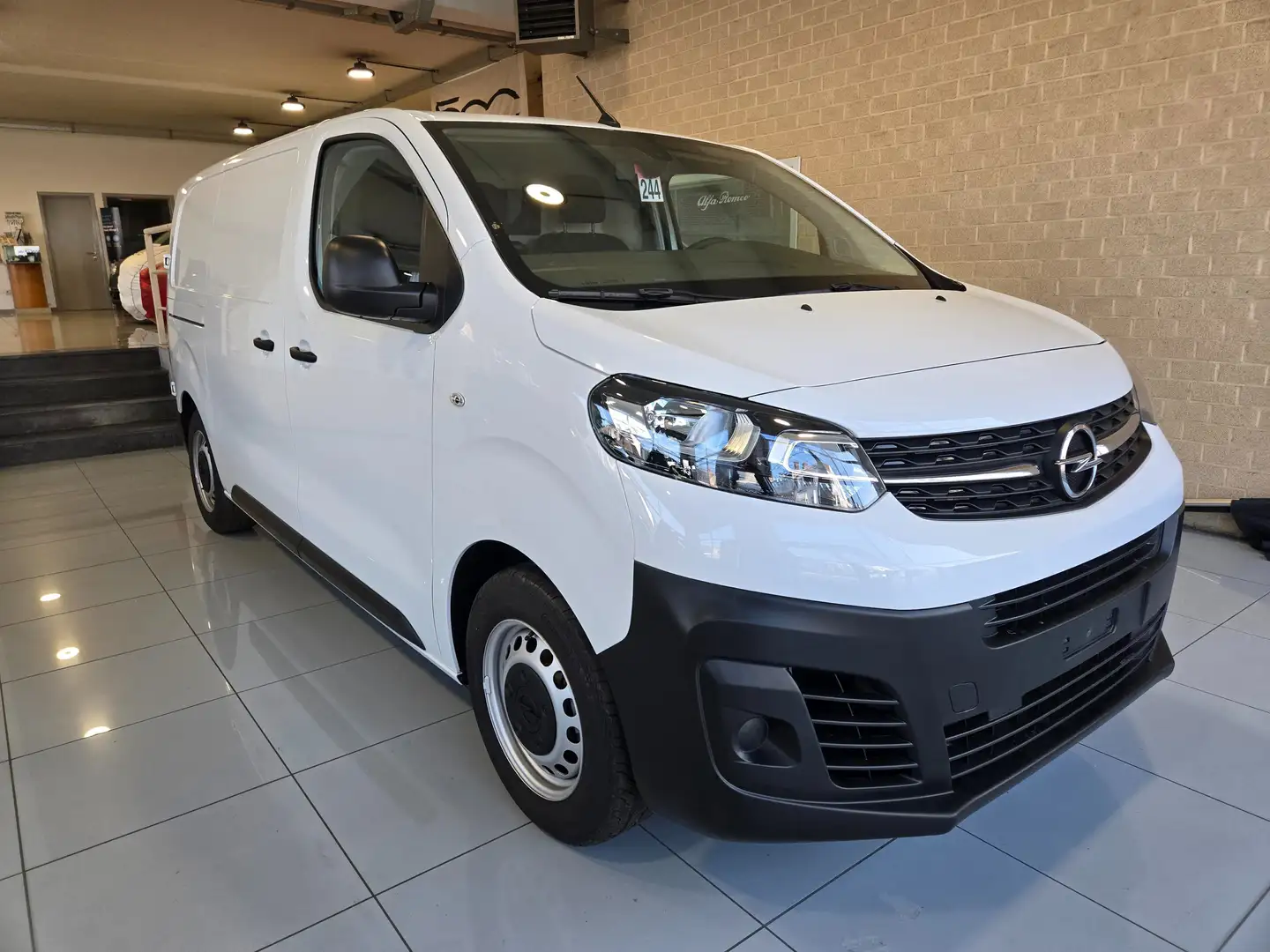 Opel Vivaro 2.0 TD L2H1 XXX 0 KM XXX Bílá - 1