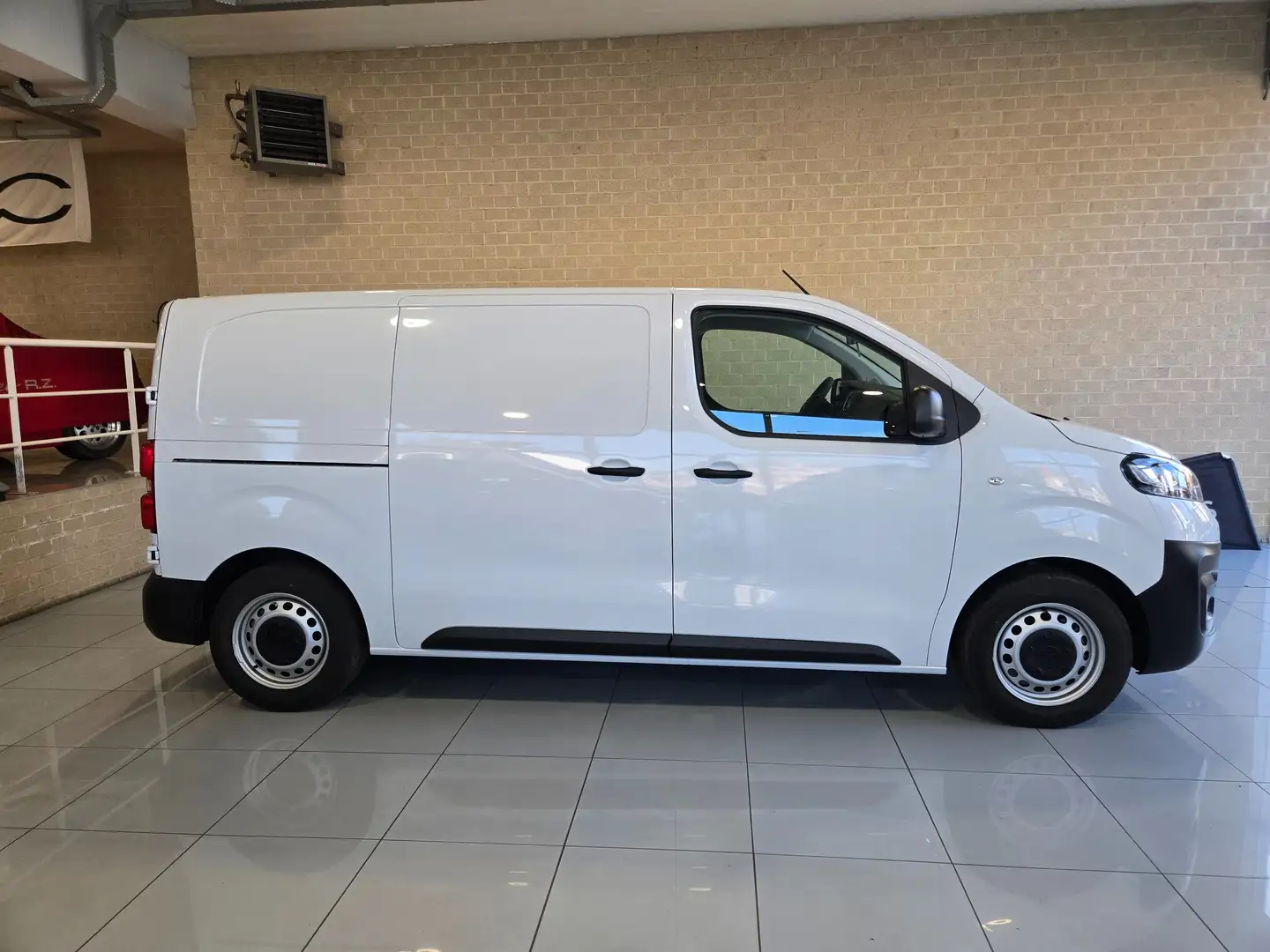 Opel Vivaro 2.0 TD L2H1 XXX 0 KM XXX Bílá - 2