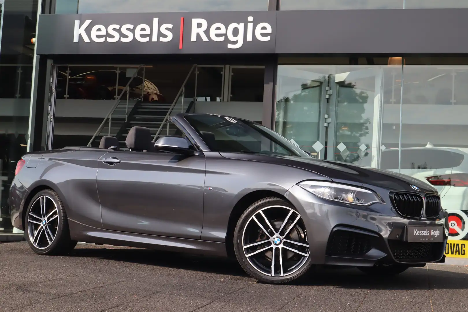 BMW 218 2-serie Cabrio 218i Executive M-Sport 18 inch Came Grijs - 1