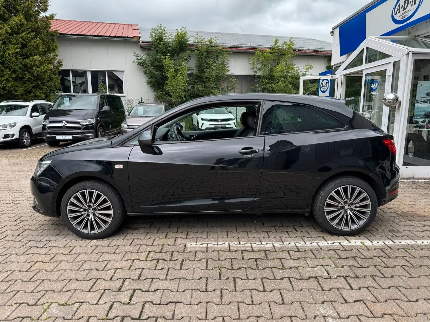SEAT Ibiza SC Connect *Xenon*1.Hand*8fach* Schwarz - 2