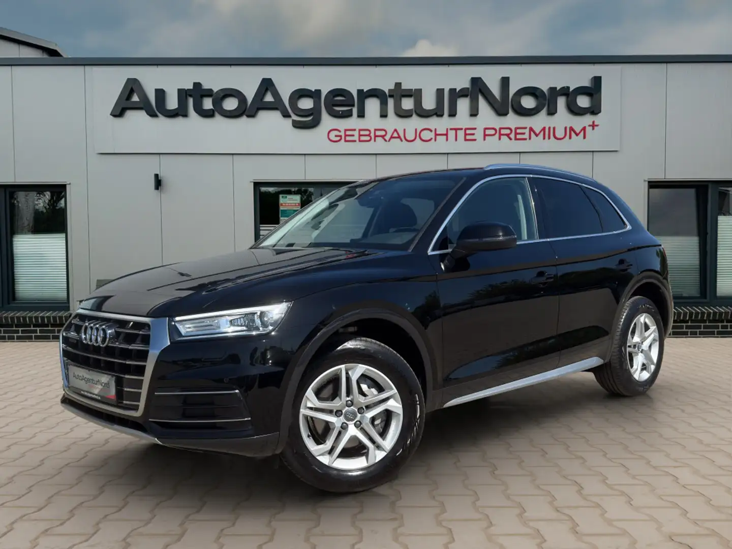 Audi Q5 40 TDI S-tronic Quattro AHK+XENON+KAMERA+SHZ Nero - 1