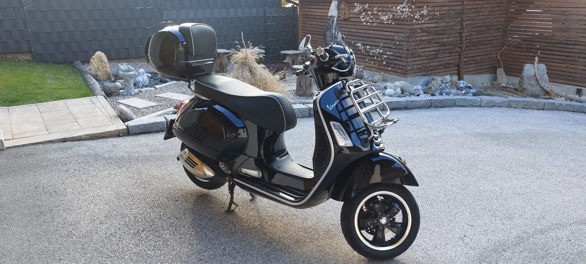 Vespa GTS Super 300 Negru - 1
