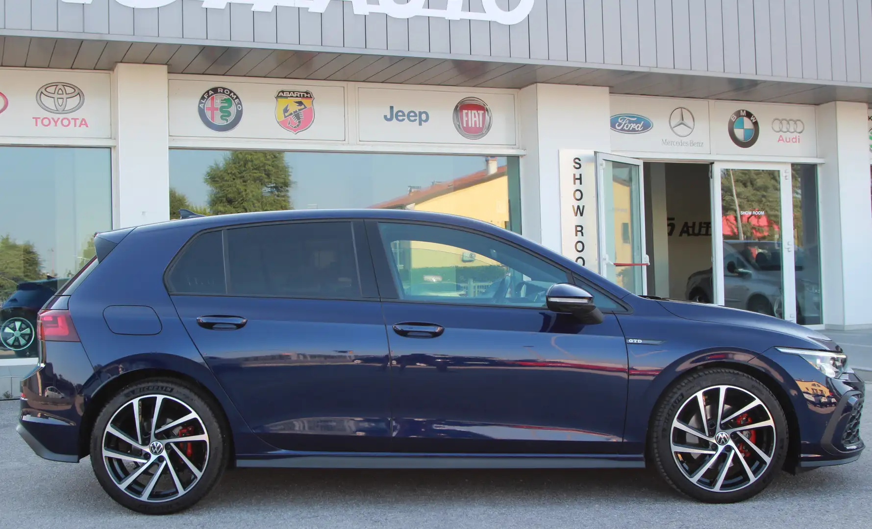 Volkswagen Golf GTD Golf VIII 2020 2.0 tdi GTD 200cv dsg Blu/Azzurro - 2