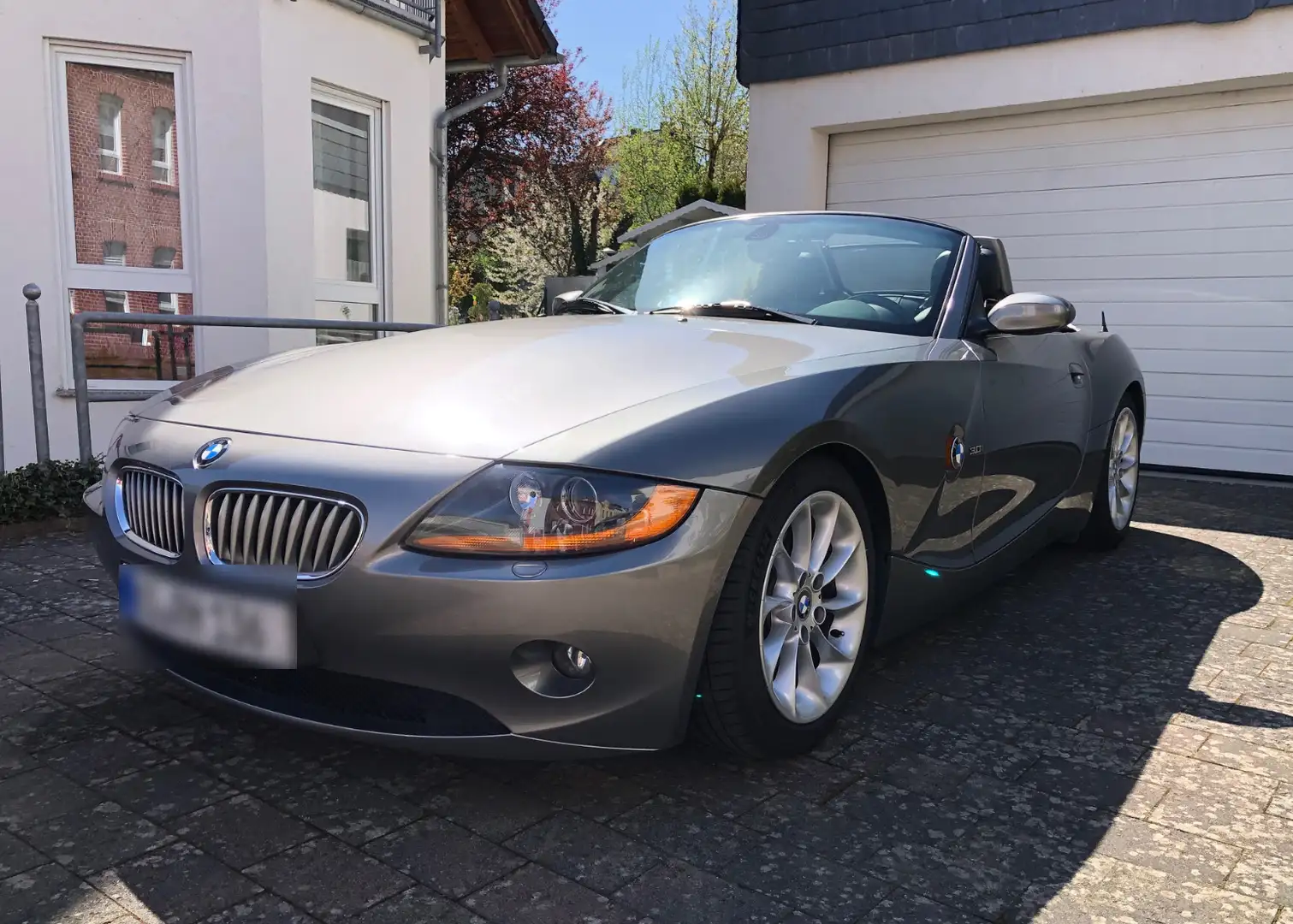 BMW Z4 3.0i, unfallfrei, Sportfahrwerk, Sommerfahrzeug - 1