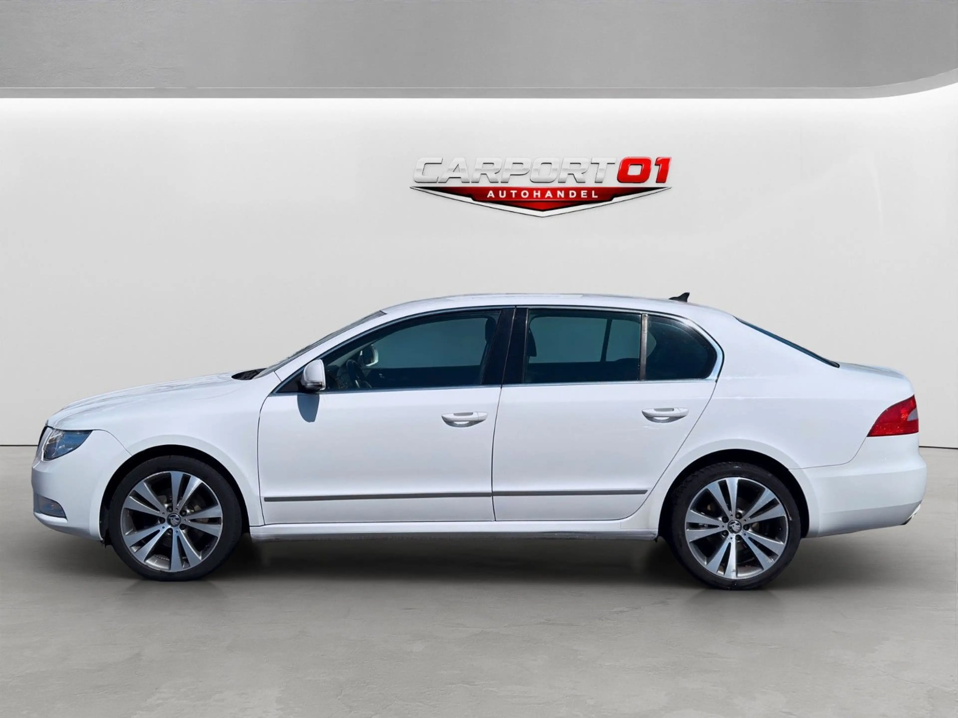 Skoda Superb Elegance/lückenlos-Sch/4xSitzheiz/Klima — photo 2