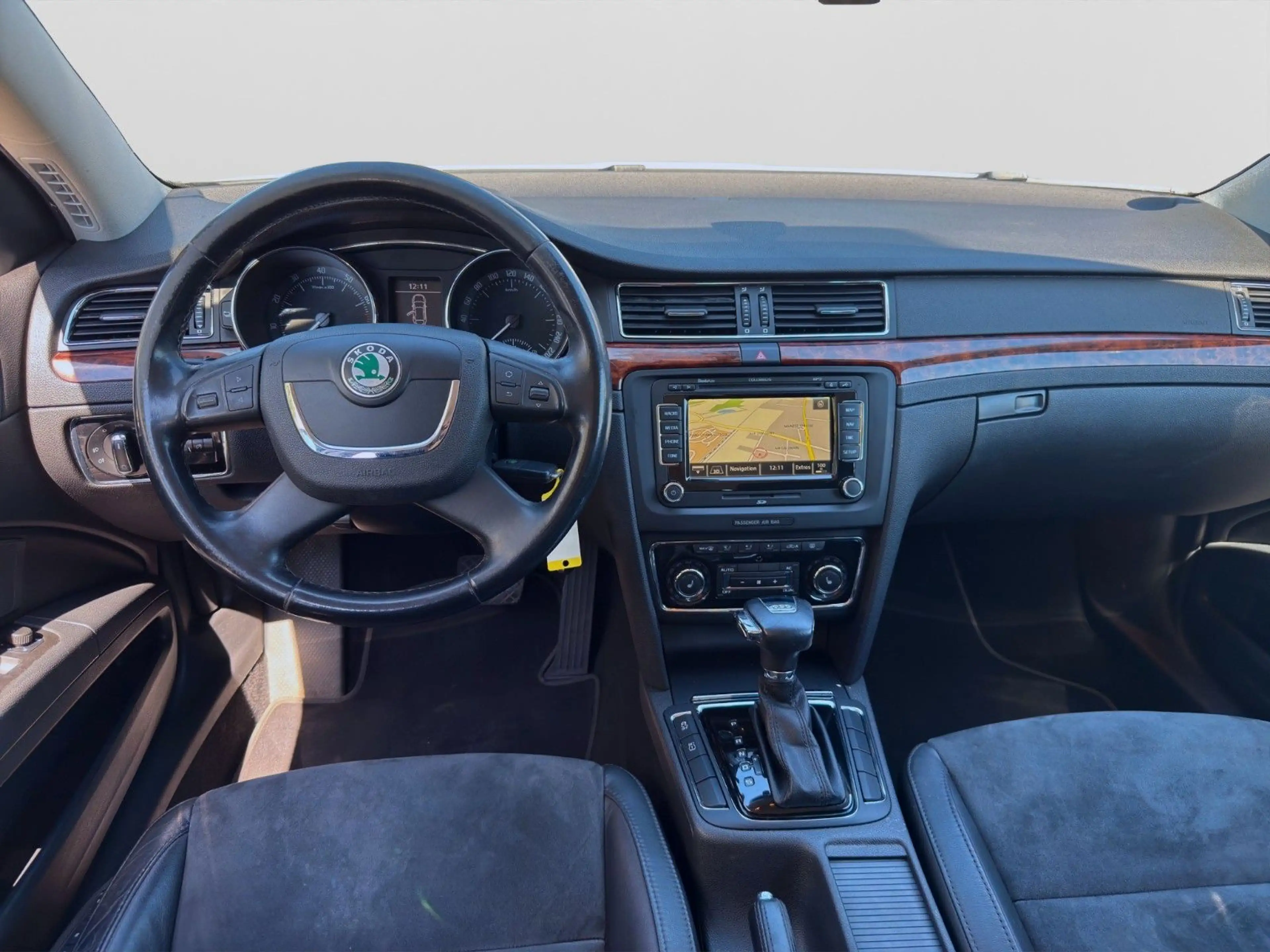 Skoda Superb Elegance/lückenlos-Sch/4xSitzheiz/Klima — photo 12