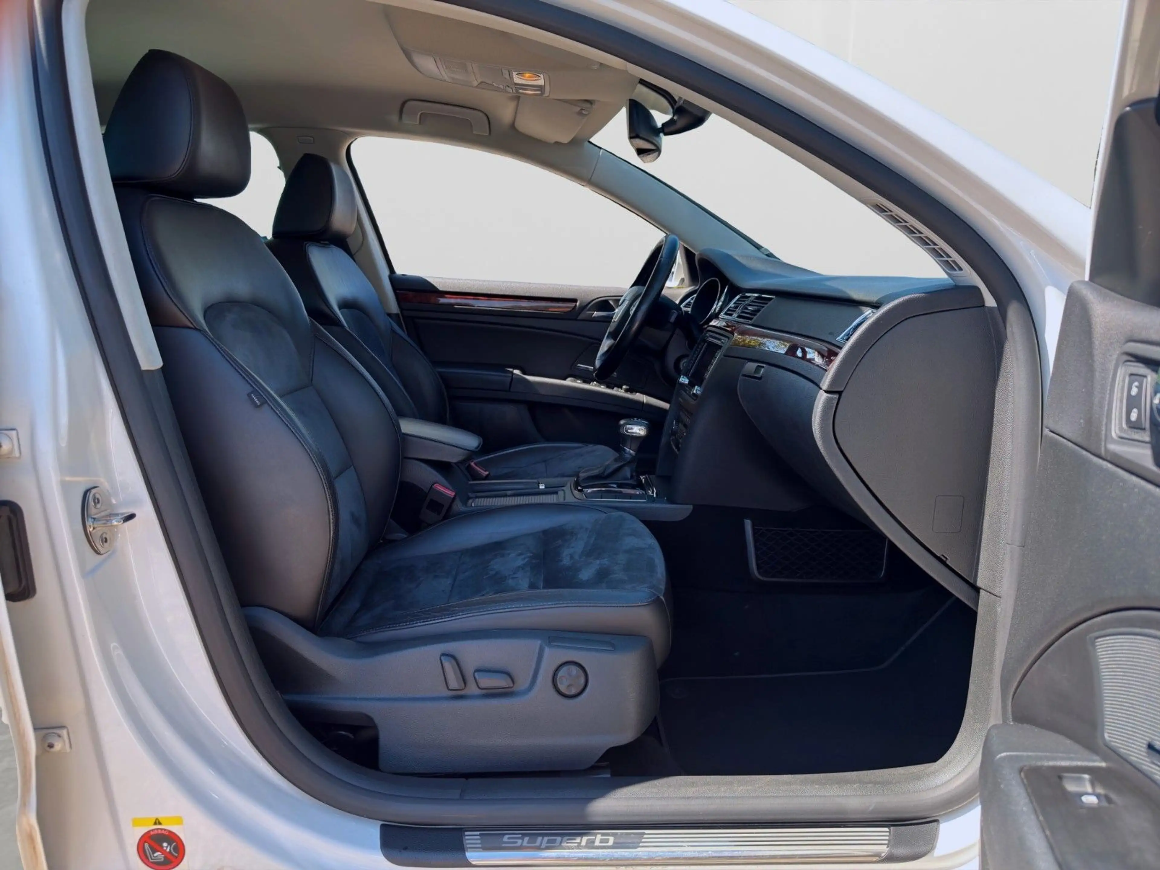 Skoda Superb Elegance/lückenlos-Sch/4xSitzheiz/Klima — photo 14