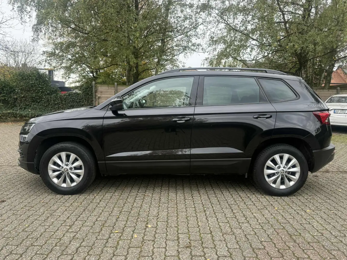 Skoda Karoq Karoq 1.5 TSI ACT DSG Ambition Zwart - 2