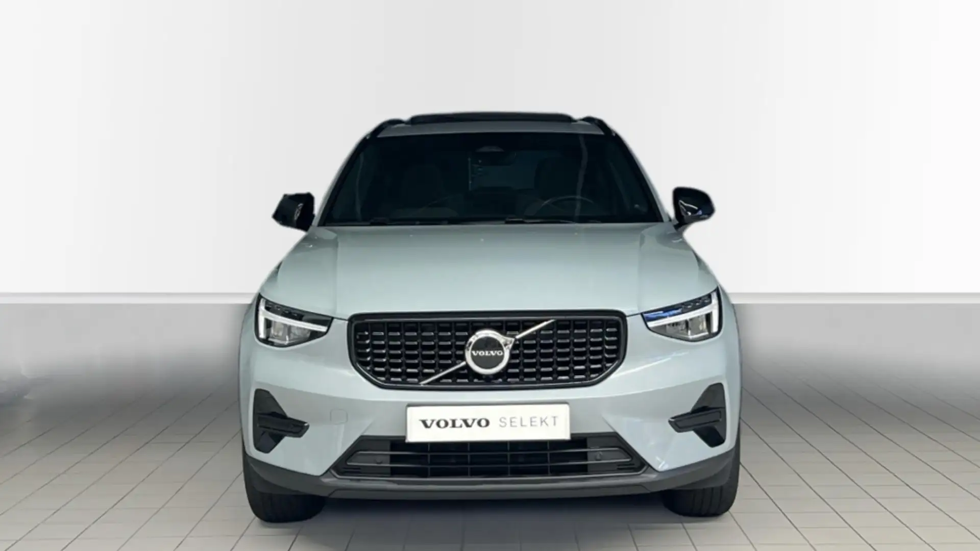 Volvo XC40 2.0 B3 PLUS DARK AUTO 163 CV - 2