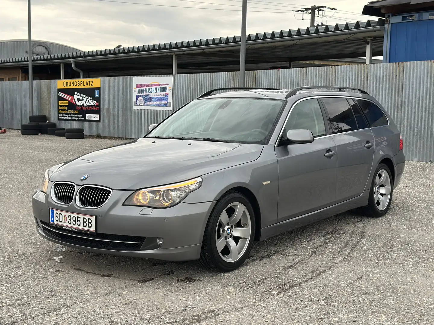 BMW 525 525d Touring Aut. E61 Facelift Grau - 1